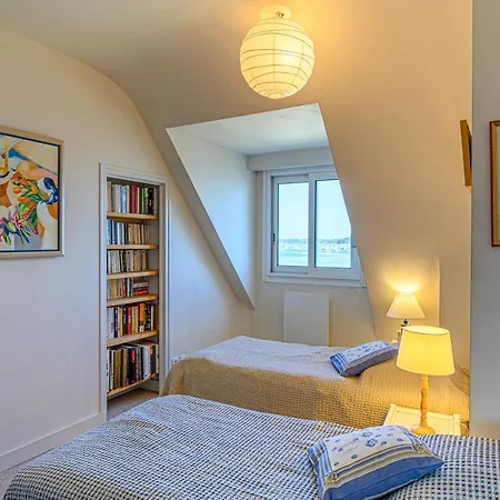 Les Pieds Dans L'eau Holiday home